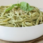 Un pesto alternativo con i semi di canapa al posto dei pinoli